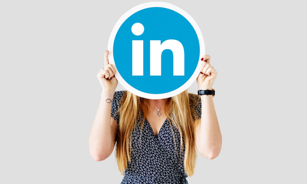 How to activate Aadhaar verification on your LinkedIn account